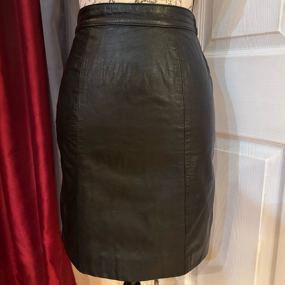 Vintage 1990’s Wilson’s Leather Mini Skirt